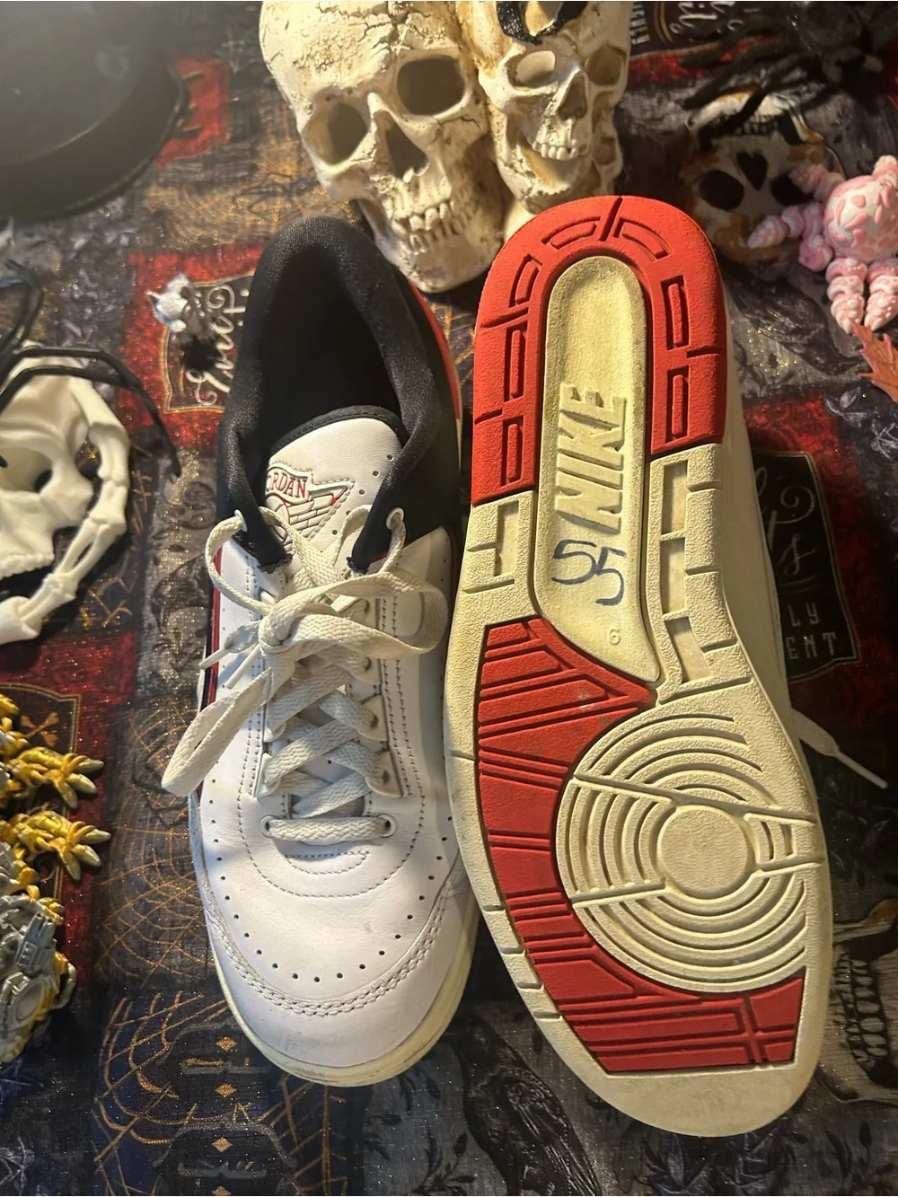 Jordan Men’s White/Black/Red Low Top Sneakers